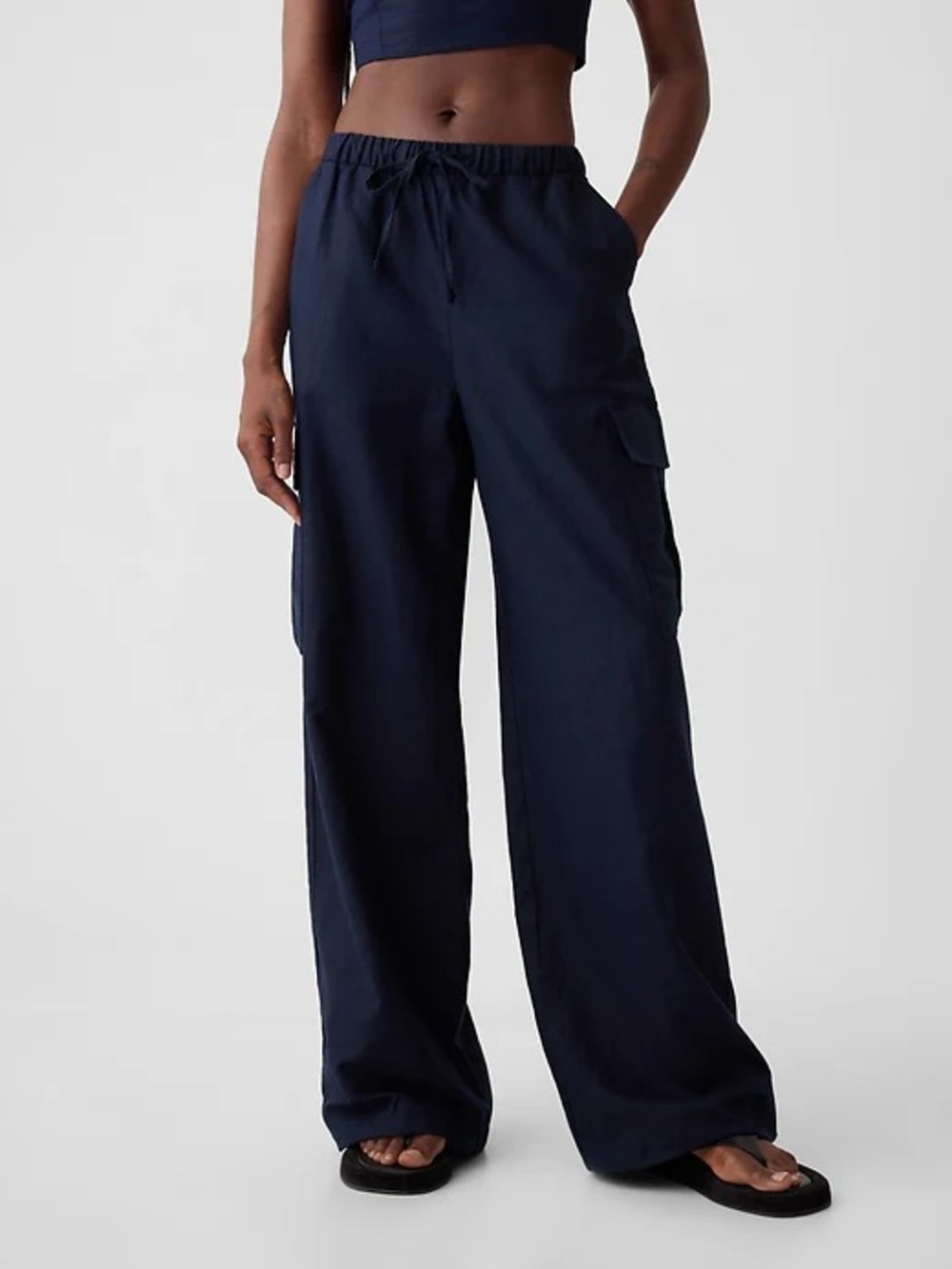 Gap Wide-Leg Linen Cargo Pants in Navy